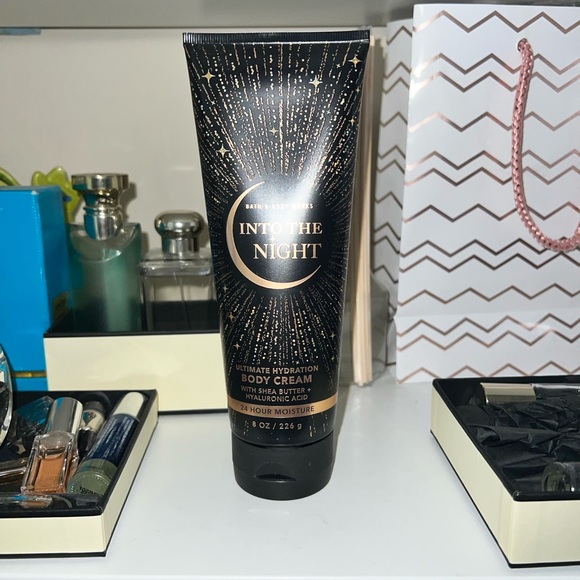 Bath & Body Works Bundle!! - Picture 7 of 14